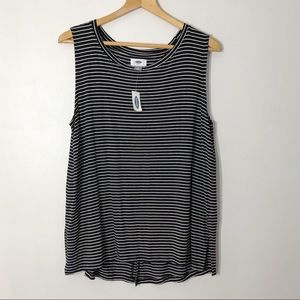 SALE $9 2/$15 Old Navy | Tank Top | Black+White